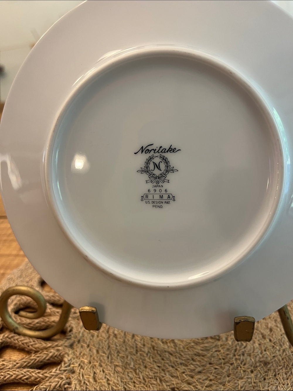 Noritake Black Rim Plate with Pink Floral Pattern and Gold Trim - Picture 2 of 4